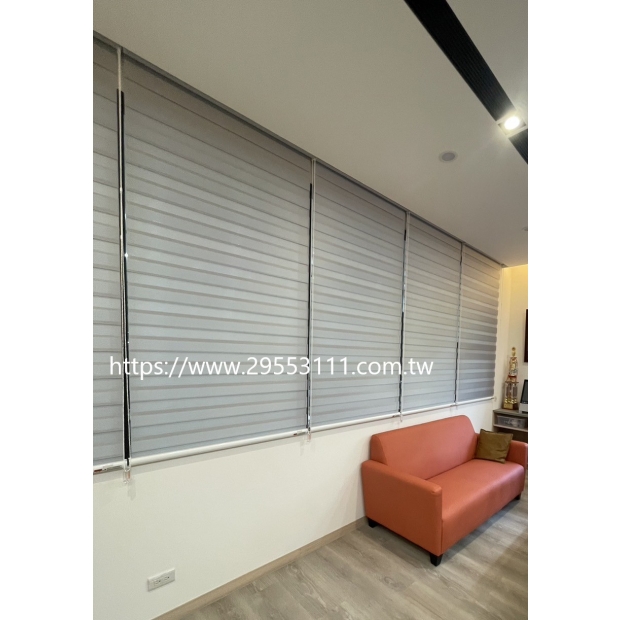 灰色沉穩質感可調光捲簾式窗簾裝潢安裝施工