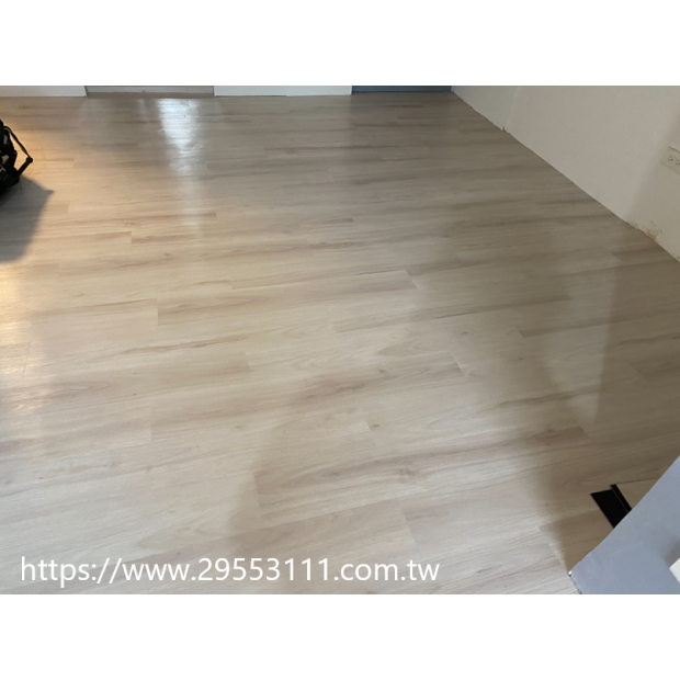 塑膠地磚裝潢施工舖設