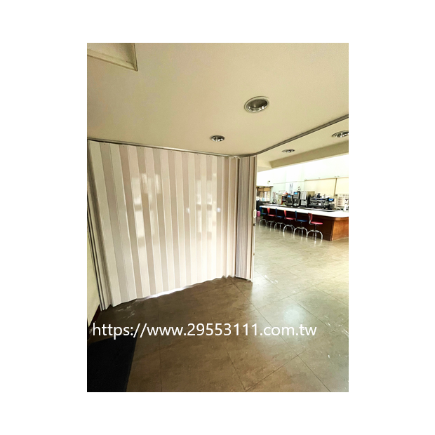 彎軌型塑膠折疊式拉門裝潢安裝施工