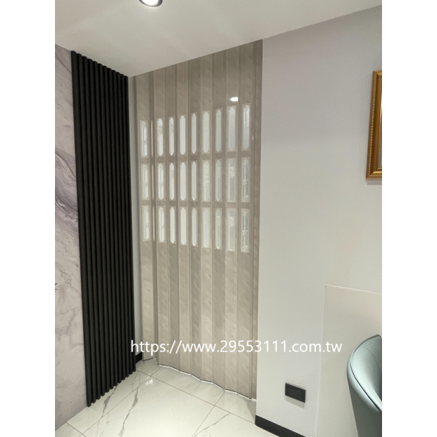 挖孔夾壓克力式塑膠折疊式塑膠拉門裝潢安裝施工
