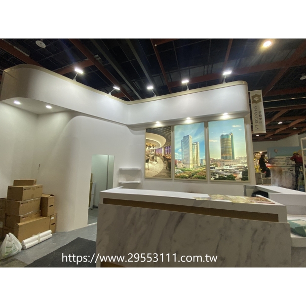 世貿展覽場白色壁紙裝潢施工 世貿展覽場白色壁紙裝潢施工