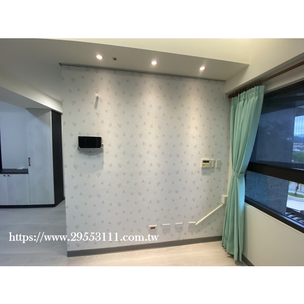 主牆花朵紋壁紙裝潢施工