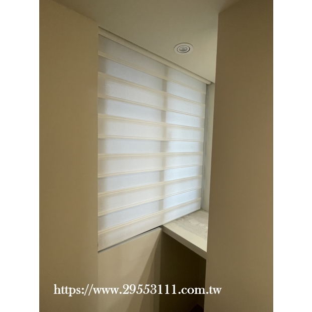 白色調光捲簾式窗簾裝潢安裝